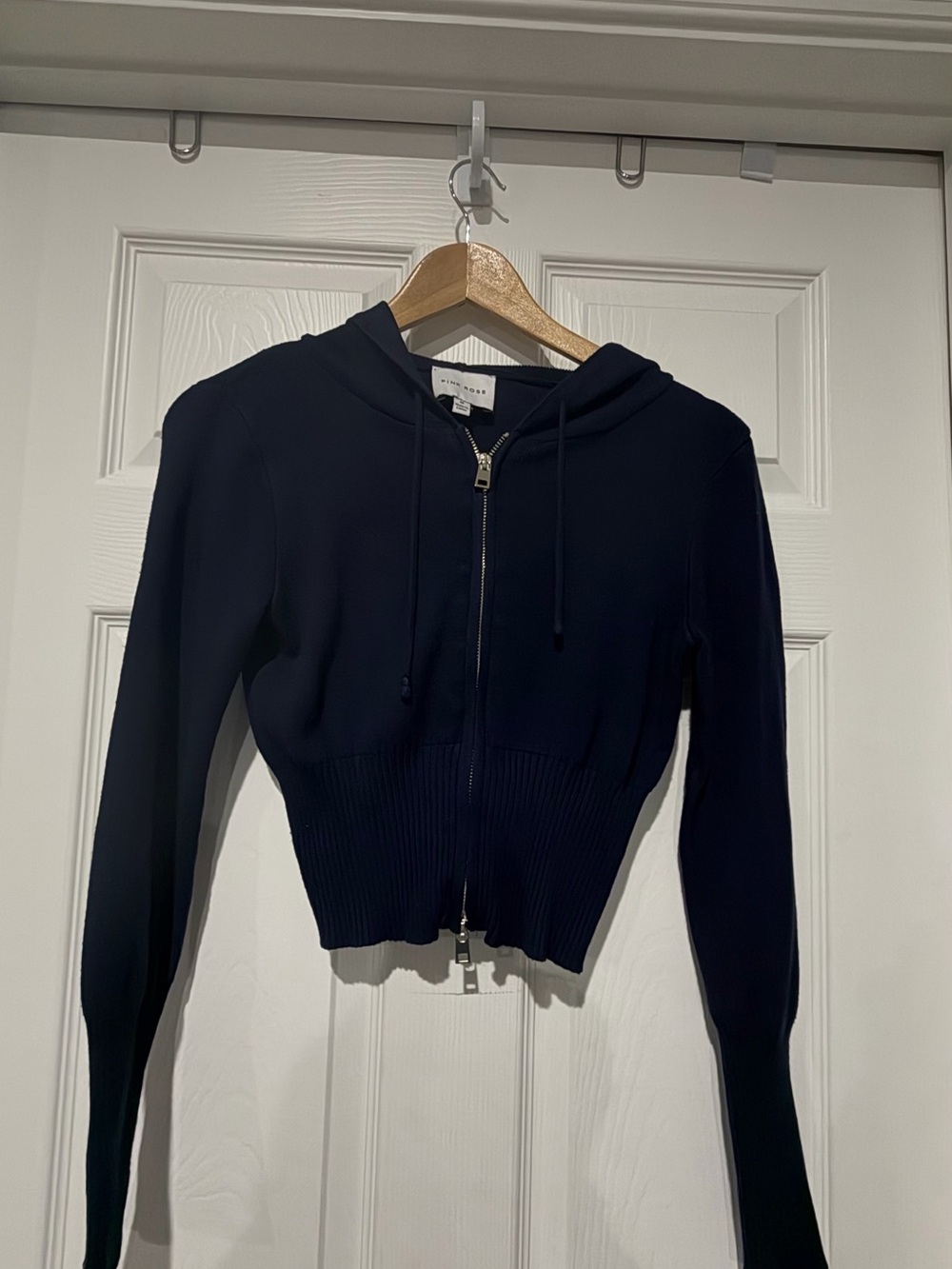 Juniors Cropped Navy Zip Hoodie - Pink Rose size Medium